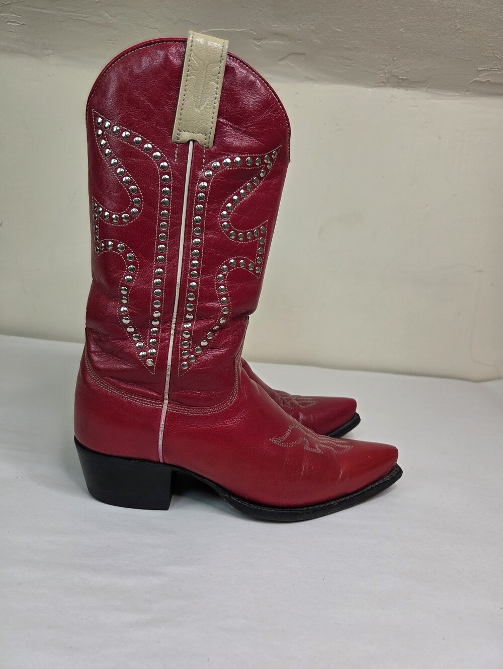 Frye VTG Red Leather Studded Cowboy Boots Beige Trim Silver Studs Western Sz 6.5 - Picture 7 of 16
